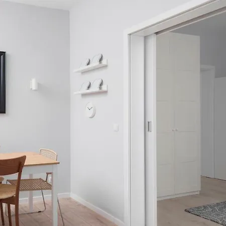 City Center Luxury & Cozy Refurbished Apartment