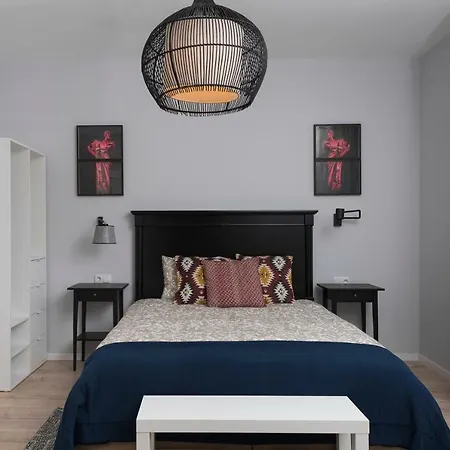 Апартаменты City Center Luxury & Cozy Refurbished